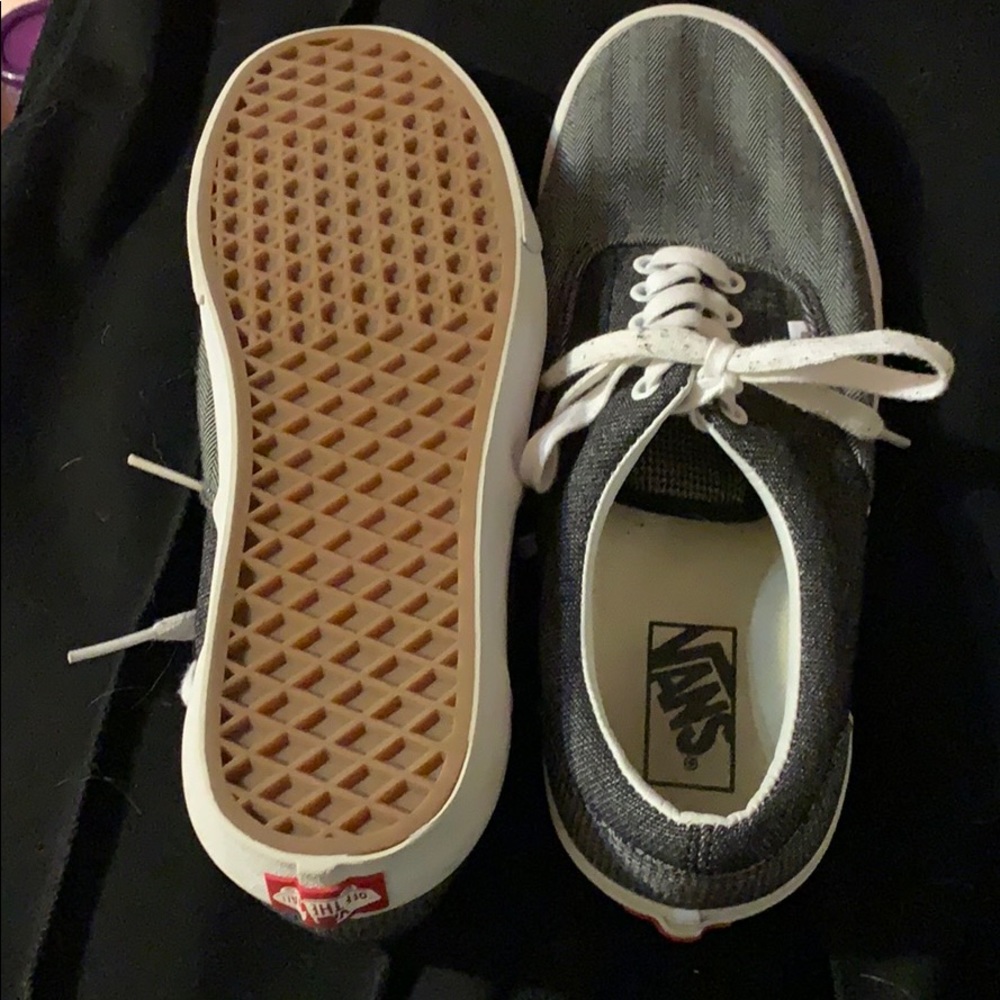 Vans - Picture 2 of 3